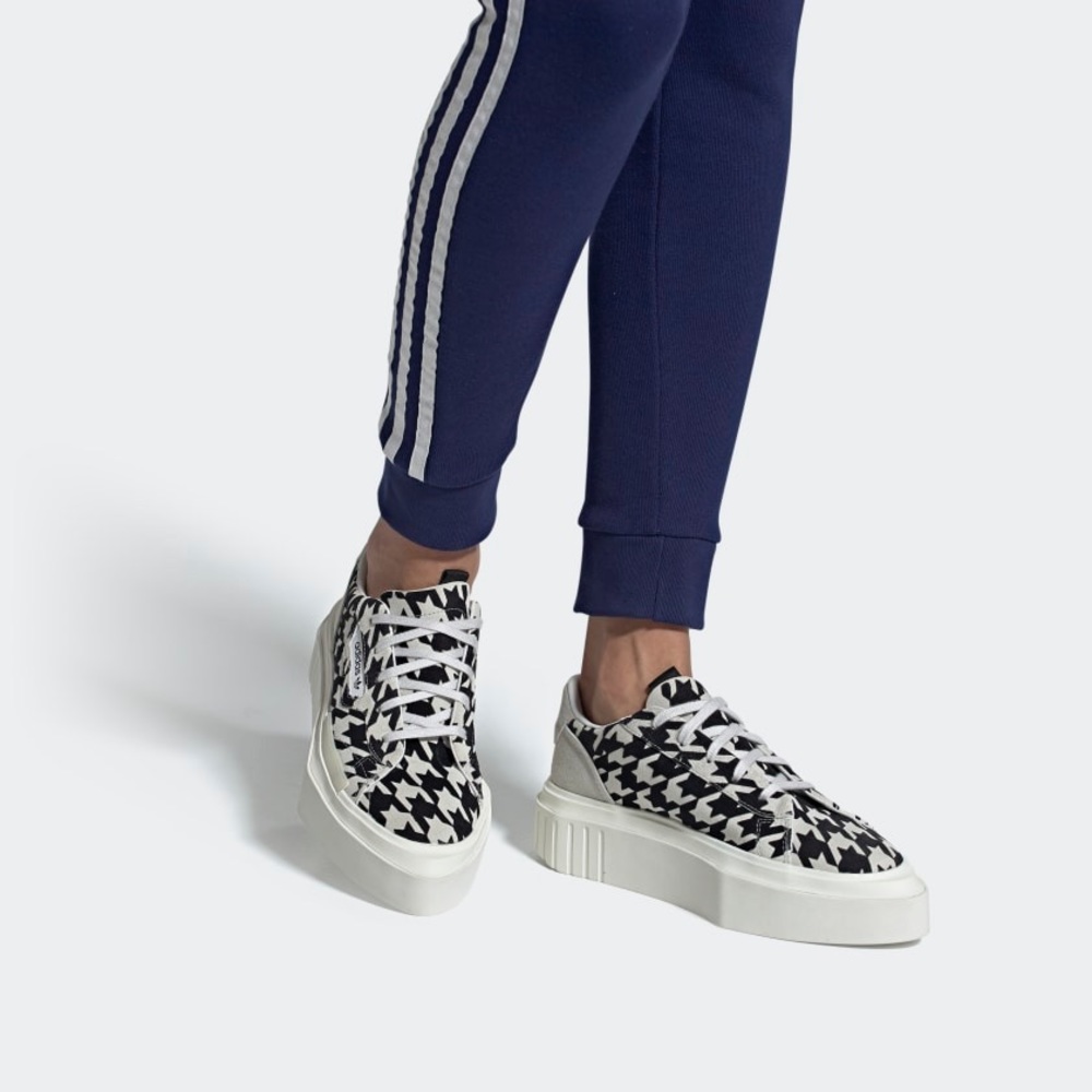 NWT Adidas Hypersleek Shoes